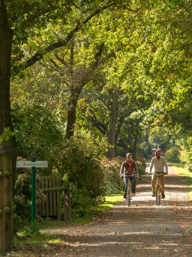 Randonnée vélo dans le Poher au carrefour des Voies Vertes, de la Vélodyssée et du Canal de Nantes à Brest