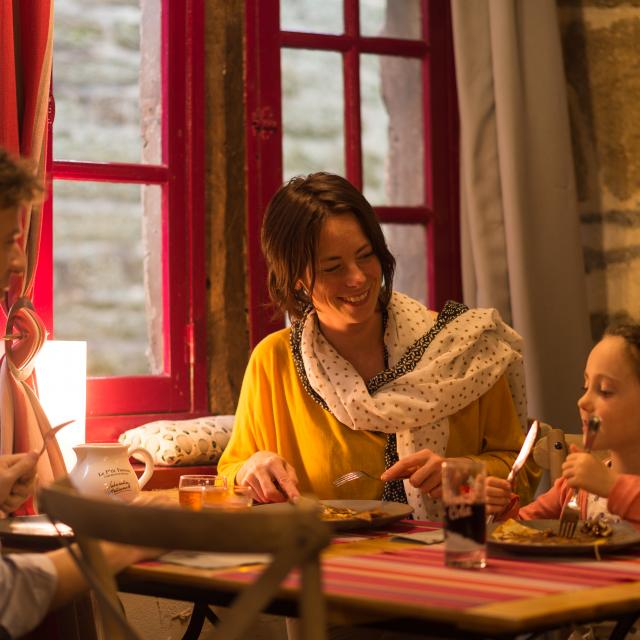 En famille à la crêperie !