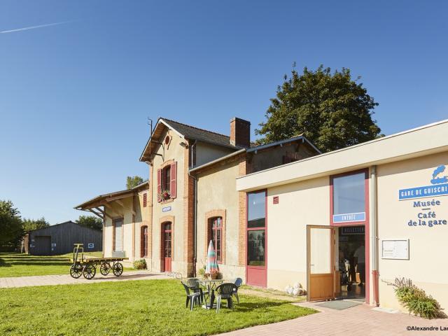 Loisirs en gare - ancienne gare de Guiscriff